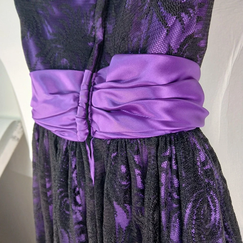 VTG Loralie Original 80s Lace Gown Dress Size 6 Witchy Gothic Cosplay Vampiress‎